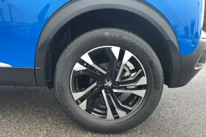 Photo 11 Peugeot 2008  PureTech 130 S&S BVM6