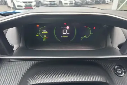 Photo 17 Peugeot 2008  PureTech 130 S&S BVM6