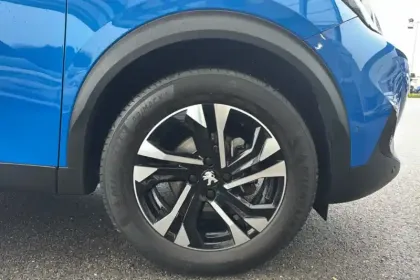 Photo 13 Peugeot 2008  PureTech 130 S&S BVM6