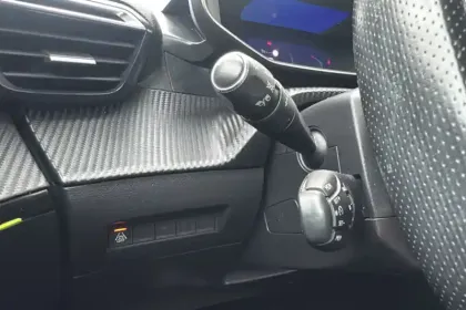 Photo 19 Peugeot 2008  PureTech 130 S&S BVM6