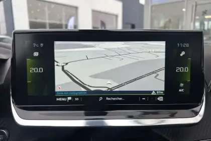 Photo 20 Peugeot 2008  PureTech 130 S&S BVM6