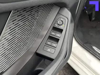 Photo 21 BMW Serie 1 120 170 ch DKG7