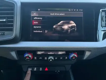 Photo 29 Audi A1  Sportback 30 TFSI 110 ch S tronic 7