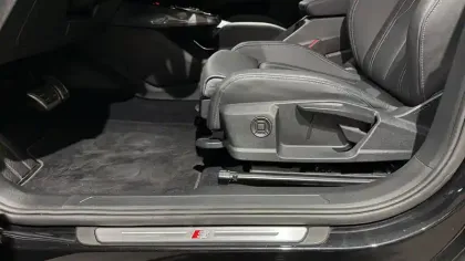 Photo 10 Audi Q4  e-tron Sportback 40 204 ch 82 kWh