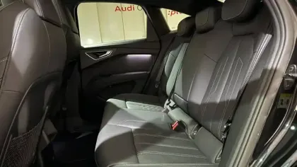 Photo 20 Audi Q4  e-tron Sportback 40 204 ch 82 kWh