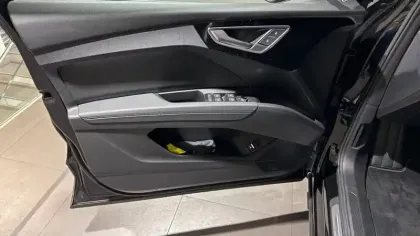 Photo 11 Audi Q4  e-tron Sportback 40 204 ch 82 kWh