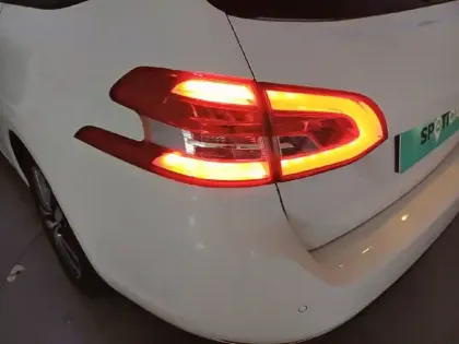 Photo 16 Peugeot 308  SW BlueHDi 130ch S&S BVM6