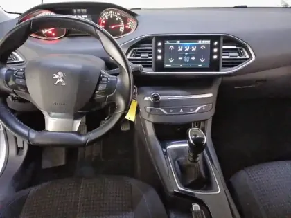 Photo 7 Peugeot 308  SW BlueHDi 130ch S&S BVM6