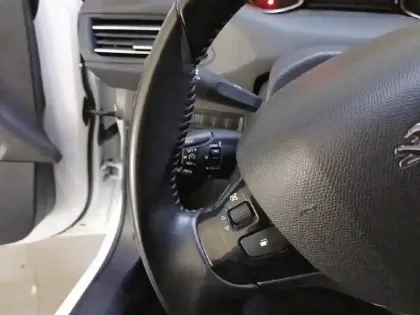 Photo 29 Peugeot 308  SW BlueHDi 130ch S&S BVM6