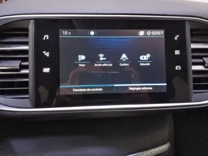 Photo 25 Peugeot 308  SW BlueHDi 130ch S&S BVM6