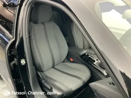 Photo 8 Peugeot 2008  PureTech 100 S&S BVM6 Allure
