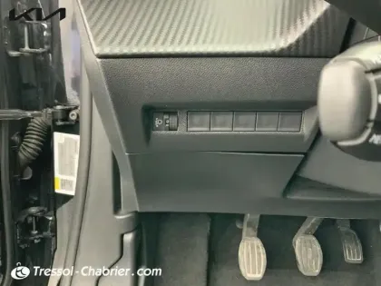 Photo 17 Peugeot 2008  PureTech 100 S&S BVM6 Allure