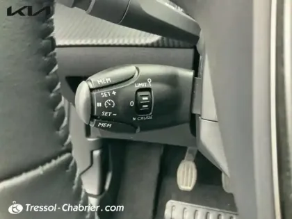 Photo 16 Peugeot 2008  PureTech 100 S&S BVM6 Allure