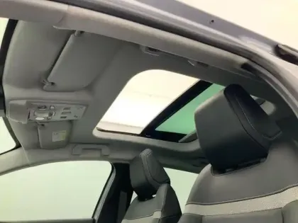 Photo 24 Citroën C4 e- 136 ch Automatique Shine Pack