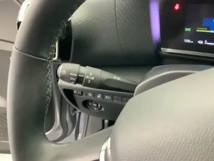 Photo 16 Citroën C4 e- 136 ch Automatique Shine Pack