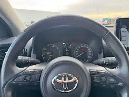 Photo 17 Toyota Yaris Hybride 116h Dynamic Business