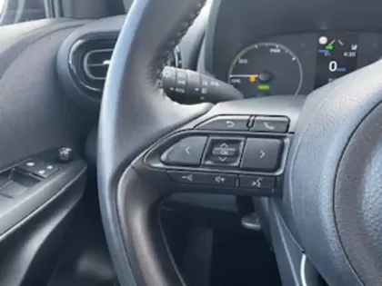 Photo 10 Toyota Yaris Hybride 116h Dynamic Business