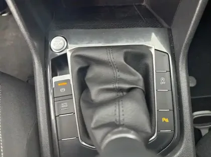 Photo 19 Volkswagen Tiguan 2.0 TDI 150ch Life Business