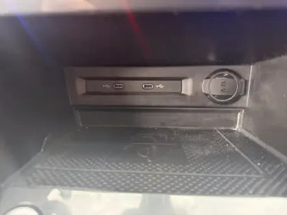 Photo 17 Volkswagen Tiguan 2.0 TDI 150ch Life Business