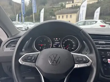 Photo 6 Volkswagen Tiguan 2.0 TDI 150ch Life Business