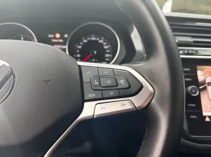 Photo 20 Volkswagen Tiguan 2.0 TDI 150ch Life Business