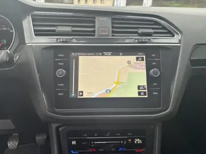 Photo 3 Volkswagen Tiguan 2.0 TDI 150ch Life Business