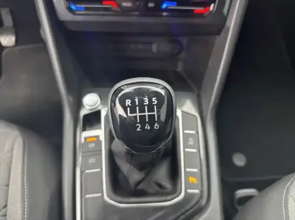 Photo 7 Volkswagen Tiguan 2.0 TDI 150ch Life Business