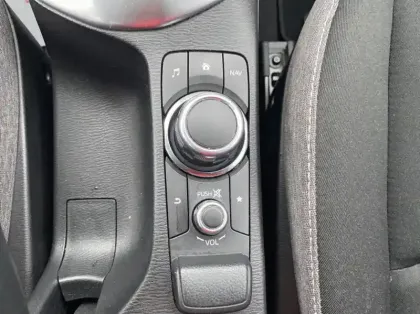 Photo 15 Mazda 2 1.5 e-SKYACTIV G M Hybrid 90ch Centre-Line 03