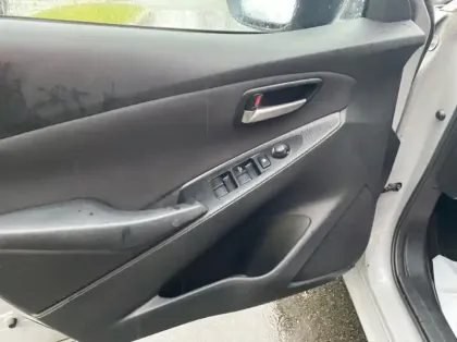 Photo 5 Mazda 2 1.5 e-SKYACTIV G M Hybrid 90ch Centre-Line 03