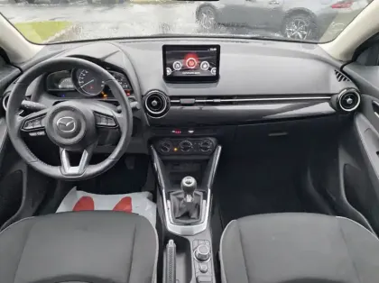 Photo 2 Mazda 2 1.5 e-SKYACTIV G M Hybrid 90ch Centre-Line 03