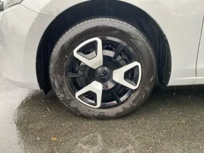 Photo 13 Mazda 2 1.5 e-SKYACTIV G M Hybrid 90ch Centre-Line 03