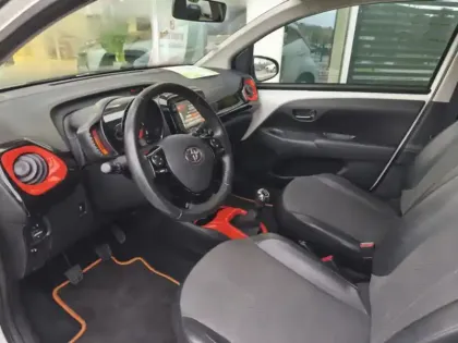 Photo 8 Toyota Aygo x-play 1.0 69 ch