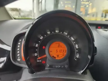 Photo 13 Toyota Aygo x-play 1.0 69 ch