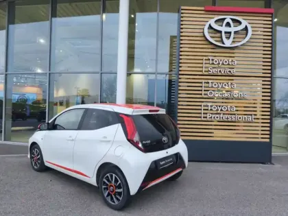 Photo 2 Toyota Aygo x-play 1.0 69 ch