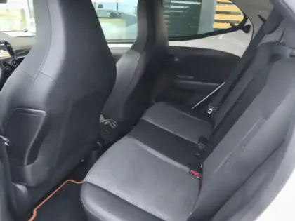 Photo 9 Toyota Aygo x-play 1.0 69 ch