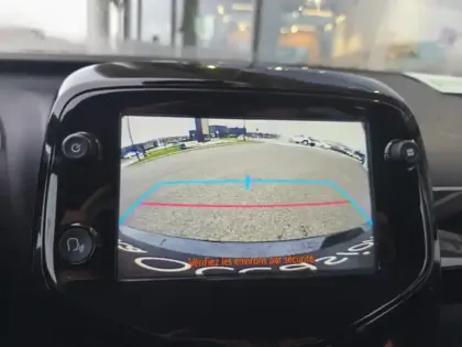 Photo 6 Toyota Aygo x-play 1.0 69 ch