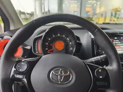 Photo 12 Toyota Aygo x-play 1.0 69 ch