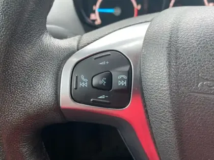 Photo 17 Ford Transit Courier Fourgonnette 1.5 TDCI 100ch Stop&amp;Start Trend