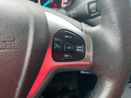 Photo 15 Ford Transit Courier Fourgonnette 1.5 TDCI 100ch Stop&amp;Start Trend