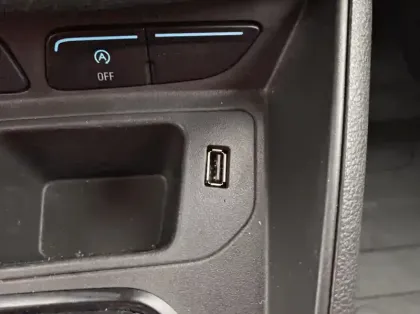 Photo 18 Ford Transit Courier Fourgonnette 1.5 TDCI 100ch Stop&amp;Start Trend