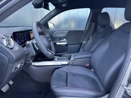 Photo 12 Mercedes EQB 250+ Edition