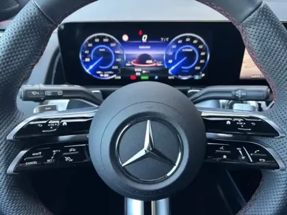 Photo 11 Mercedes EQB 250+ Edition