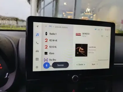 Photo 5 Toyota Yaris Hybride 1.5 HYBRID 116H DESIGN AUTO MC24