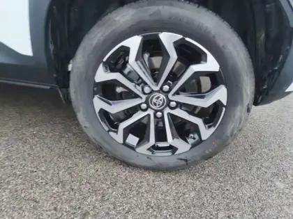 Photo 21 Toyota Yaris Hybride 1.5 HYBRID 116H DESIGN AUTO MC24