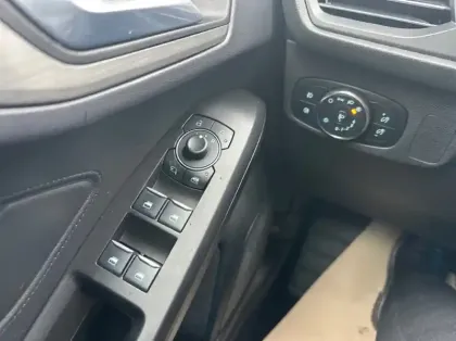 Photo 5 Ford Focus 1.0 EcoBoost mHEV 125ch Titanium X Business