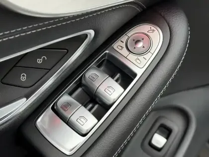 Photo 27 Mercedes Classe C 300 d AMG Line