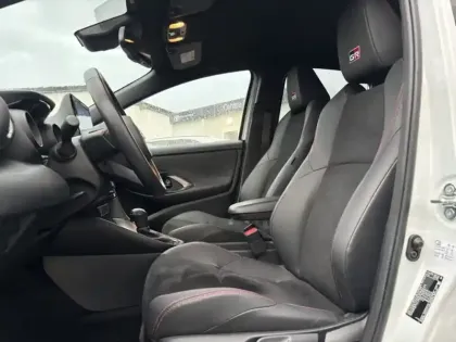 Photo 14 Toyota Yaris Hybride 116h GR SPORT 1.5 116 ch