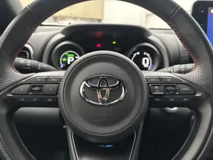 Photo 16 Toyota Yaris Hybride 116h GR SPORT 1.5 116 ch