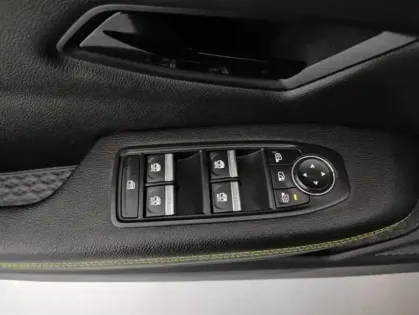 Photo 19 Renault Megane 220 ch autonomie confort GSR2 Techno