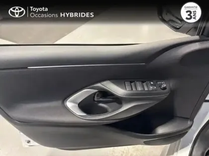 Photo 10 Toyota Yaris  116h Design 5p MC24